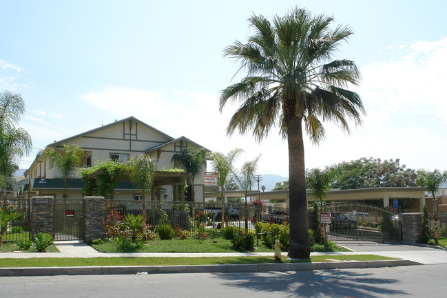 Graham Ave Apartments in Lake Elsinore, CA - Building Photo - Building Photo