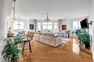 711 Cosmopolitan Dr NE in Atlanta, GA - Building Photo