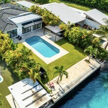 7610 Bayside Ln in Miami Beach, FL - Building Photo - Building Photo