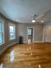15 Burnham St, Unit 2 in Somerville, MA - Building Photo - Building Photo