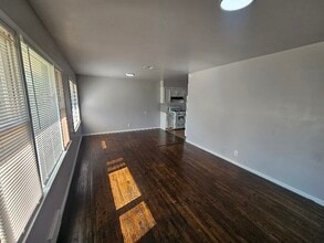 1919 W 46th Pl in Tulsa, OK - Foto de edificio - Building Photo