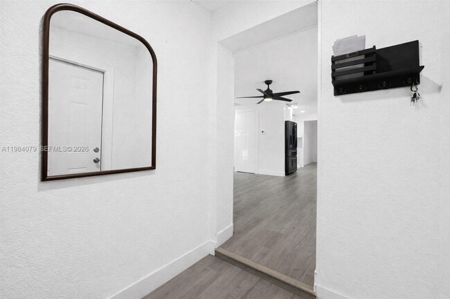 5721 SW 38th Ct in Davie, FL - Building Photo - Building Photo