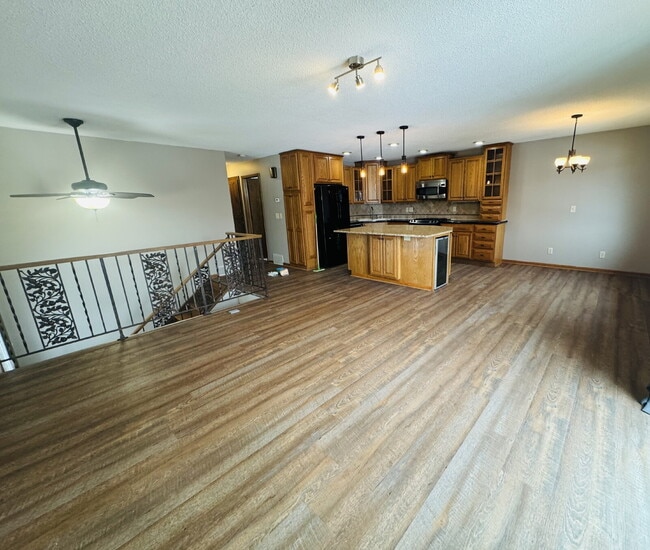 7349 York Ave N in Brooklyn Park, MN - Building Photo - Building Photo