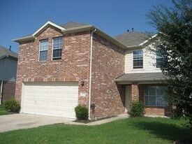 19451 Nasworthy Dr in Tomball, TX - Building Photo