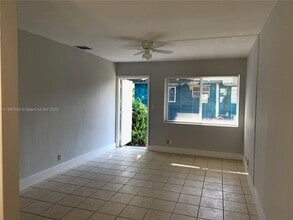 240 NW 5th Ave in Dania Beach, FL - Building Photo - Building Photo