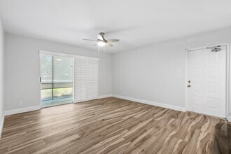 2518 SE Anchorage Cove in Port St. Lucie, FL - Building Photo - Building Photo