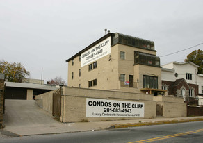 340-342 Paterson Plank Rd in Jersey City, NJ - Building Photo