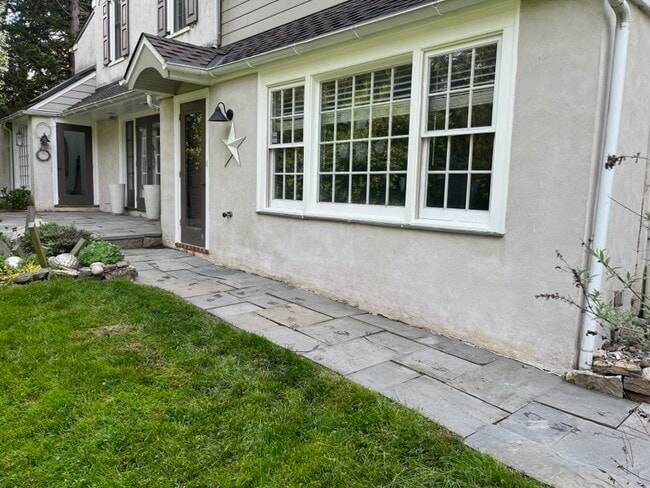 2 River Rd, Unit Apt 2