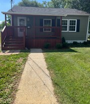 111 Rex Rd in Bristol, TN - Building Photo