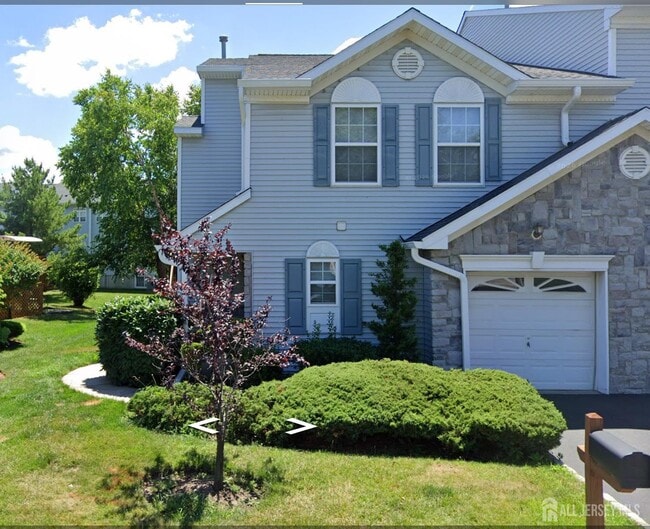 property at 6 Chimney Ct