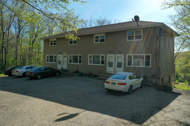 506-508 Plain Hill in Norwich, CT - Building Photo - Building Photo