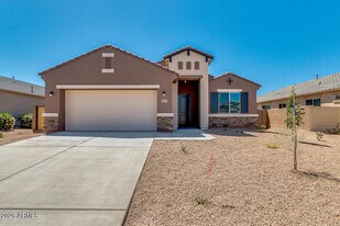 41329 W Curtis Ln in Maricopa, AZ - Building Photo
