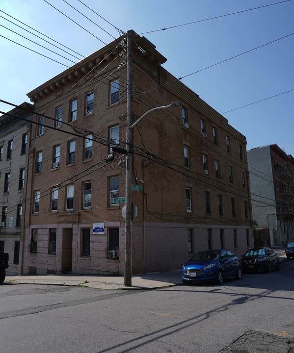 28 Orchard Pl in Yonkers, NY - Building Photo