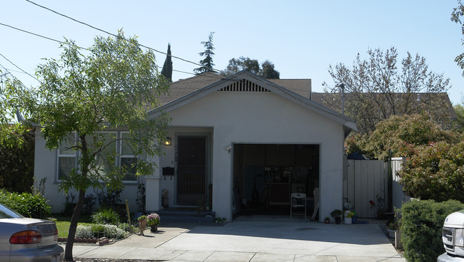 2041-2045 Elm St in Livermore, CA - Building Photo - Building Photo