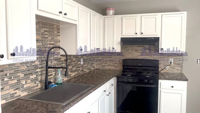 property at 72 E Oxford St