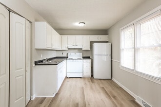 421 Sellwood Cir in Simpsonville, SC - Building Photo - Building Photo