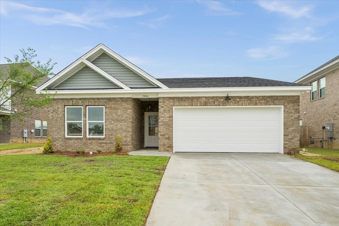 1466 Summergate Dr in Florence, SC - Foto de edificio