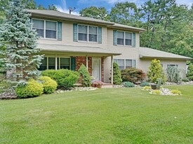 70 Bowman Rd in Jackson Township, NJ - Building Photo