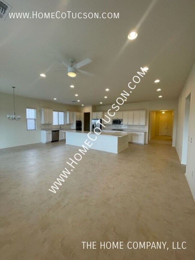 38628 S Running Roses Ln in Saddlebrooke, AZ - Building Photo - Building Photo
