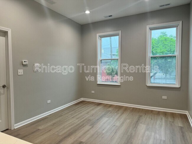 1943 S May St in Chicago, IL - Building Photo - Building Photo