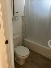 424 E Foothill Blvd, Unit D in Monrovia, CA - Building Photo - Building Photo