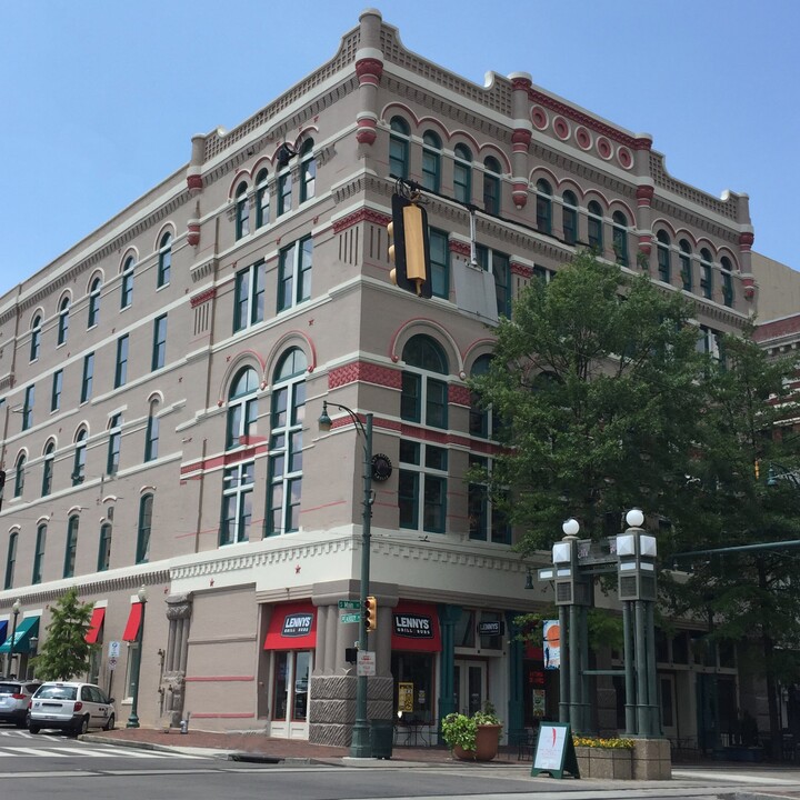 50 Peabody Place in Memphis, TN - Building Photo