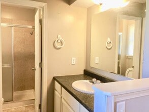 309 SE Melody Ln in Lee's Summit, MO - Building Photo - Building Photo