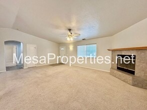 14744 Hopland St in Victorville, CA - Building Photo - Building Photo