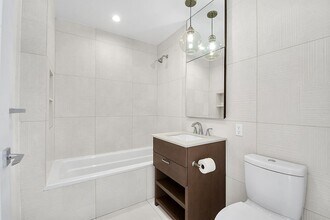 2100 Bedford Ave in Brooklyn, NY - Foto de edificio - Building Photo