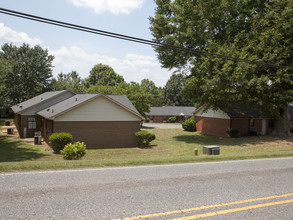 Colonial Manor Apartments in Shelby, NC - Foto de edificio - Building Photo