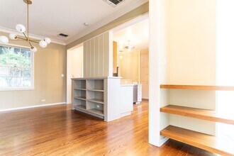 2320 Cheremoya Ave in Los Angeles, CA - Building Photo - Building Photo
