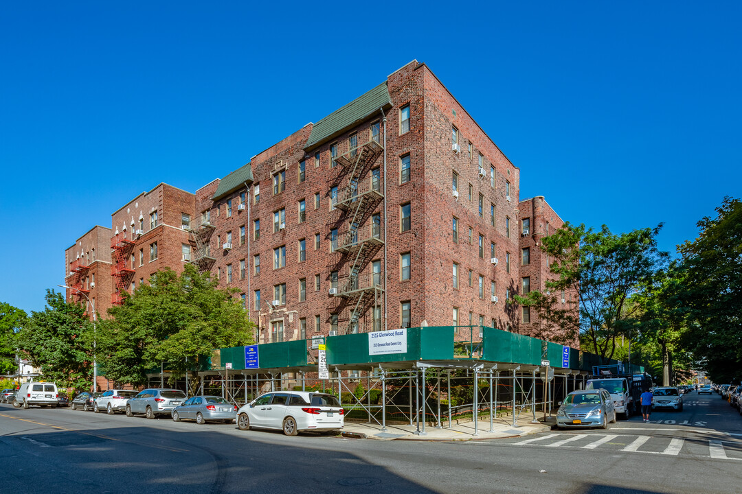 2515 Glenwood Rd in Brooklyn, NY - Building Photo