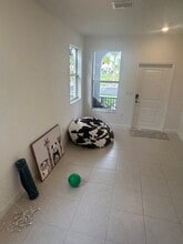 2761 NW 55th Way in Lauderhill, FL - Foto de edificio - Building Photo