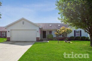 12115 Mockernut Ct in Indianapolis, IN - Building Photo