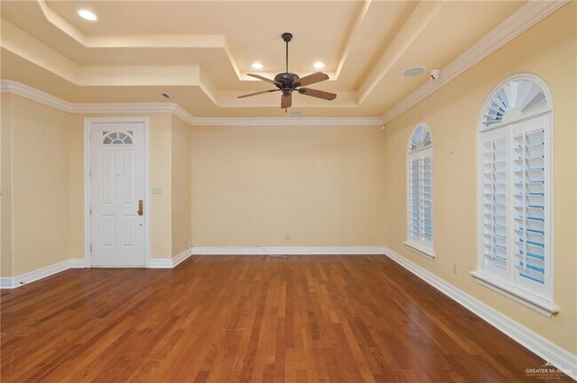 12 Sunset Dr in McAllen, TX - Building Photo - Building Photo