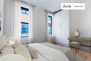 531 W 48th St in New York, NY - Building Photo