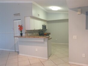 9645 NW 1st Ct, Unit #1-304 in Pembroke Pines, FL - Foto de edificio - Building Photo