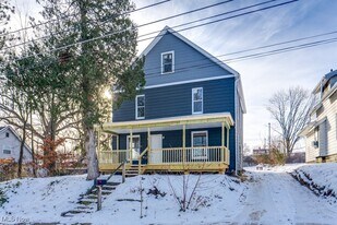 155 W Walnut St in Wadsworth, OH - Building Photo