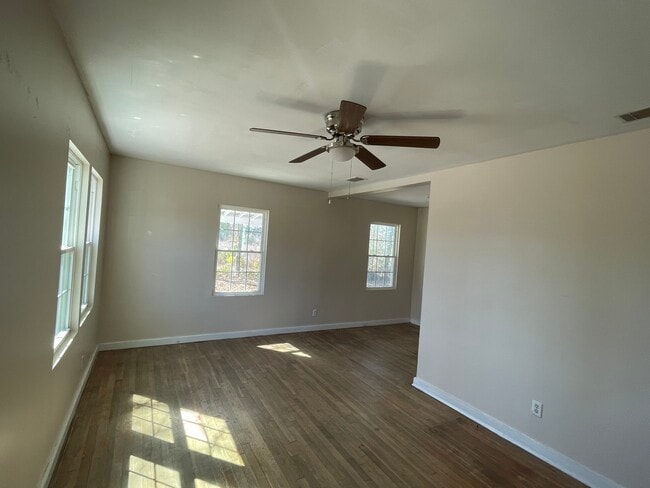 712 Georgia Ave in Glennville, GA - Building Photo - Building Photo