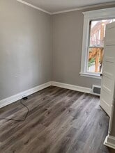 222 Hough Ave, Unit Newly Renovated Apt in Bridgeport, CT - Building Photo - Building Photo