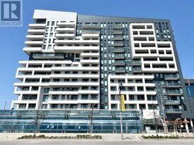 10 Rouge Valley Dr W in Markham, ON - Building Photo