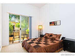 9263 Regents Rd in San Diego, CA - Building Photo - Building Photo