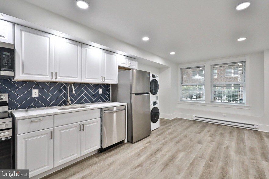 4247 Locust St, Unit 1B-918 in Philadelphia, PA - Building Photo
