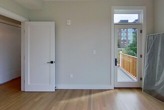 104 Warren St, Unit 5 in Boston, MA - Building Photo - Building Photo