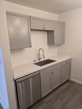 5971 Chula Vista Way in Los Angeles, CA - Building Photo - Building Photo