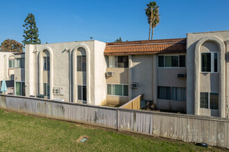 Cinnamon Tree Condominiums in Placentia, CA - Building Photo - Building Photo