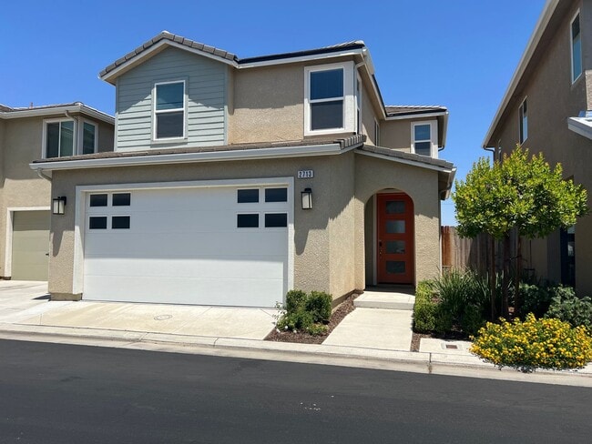 2713 Commonwood Way in Clovis, CA - Building Photo - Building Photo