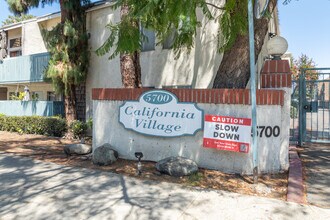 5700 Etiwanda Ave in Tarzana, CA - Building Photo - Building Photo