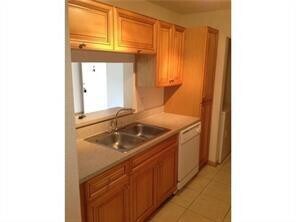 4096 N Pine Island Rd in Sunrise, FL - Building Photo - Building Photo