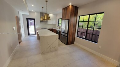 1746 SW 12th St in Miami, FL - Building Photo - Building Photo